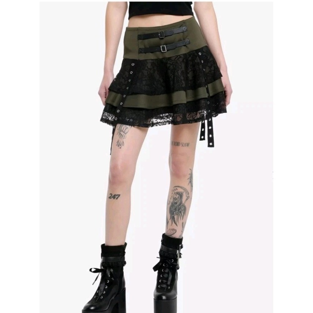 Social Collision Green Black Lace Mini Skirt Buckle Grommet Accents Size M